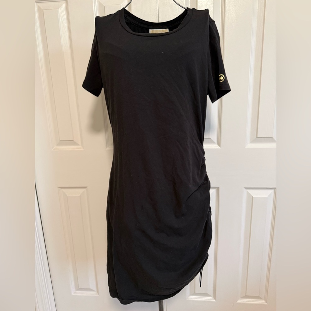 Michael Kors black ruched large midi dress. Short sleeve stretch.